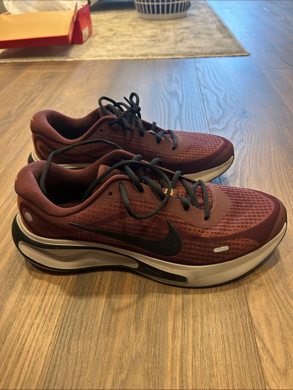 Nike Journey Run “Burgundy Crush” Men’s Sneakers. (FN0228-601)